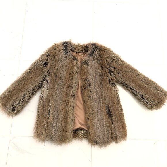 Trina Turk Jackets & Blazers - Trina Turk Women’s Faux Fur Coat Size M Medium Outdoor Winter Being Tan Brown